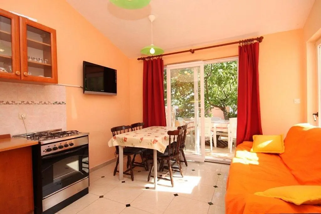 Apartments Vladimir 1262 Medulin