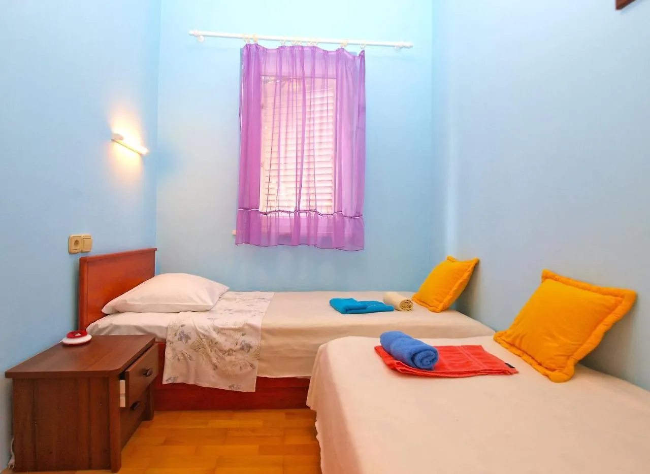 Apartments Vladimir 1262 Medulin 0*,  Croatia